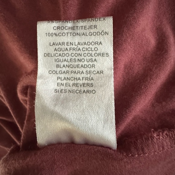 Wishful Park crocheted lace cold shoulder top EUC size L - Picture 7 of 7